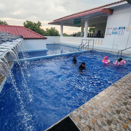 Seri Dusun Sepang Homestay & Event Space Esterno foto