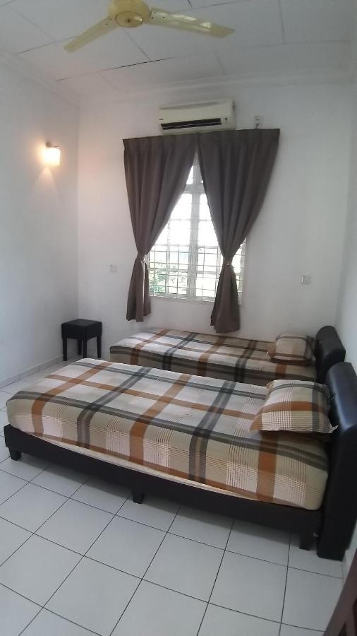 Seri Dusun Sepang Homestay & Event Space Esterno foto